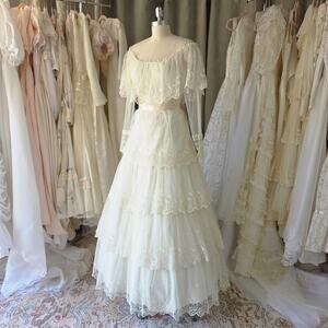Gunne Sax Lace Wedding Dress Size S M 13 Ivory Tiered Lace Off the Shoulder VTG